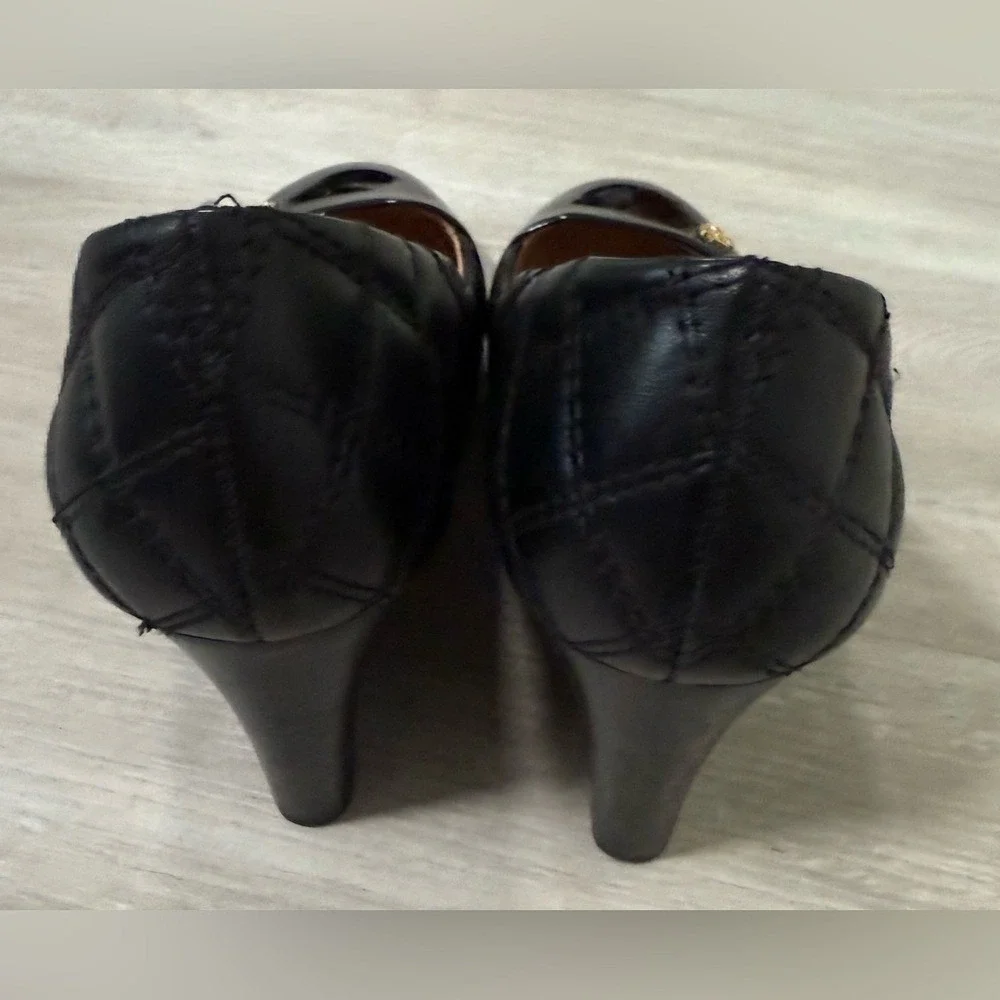Tory Burch Black Quilted Patent Toe Wedge Pumps Women's Shoes sz 7.5